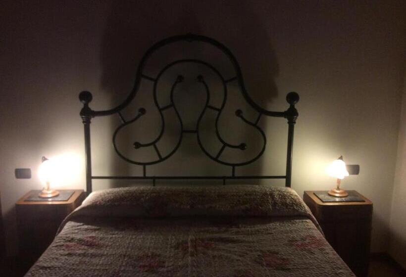 Отель Agriturismo Podere Fiume