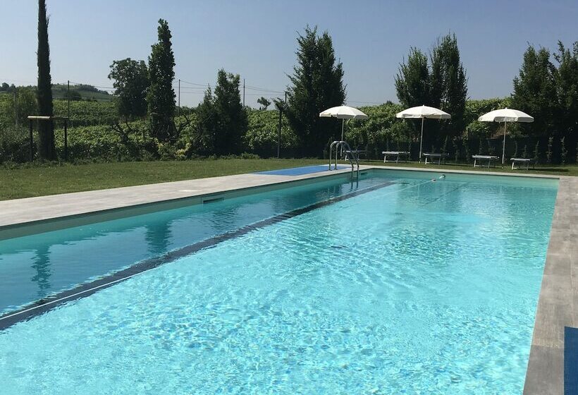 ホテル Agriturismo Relais Il Bricco