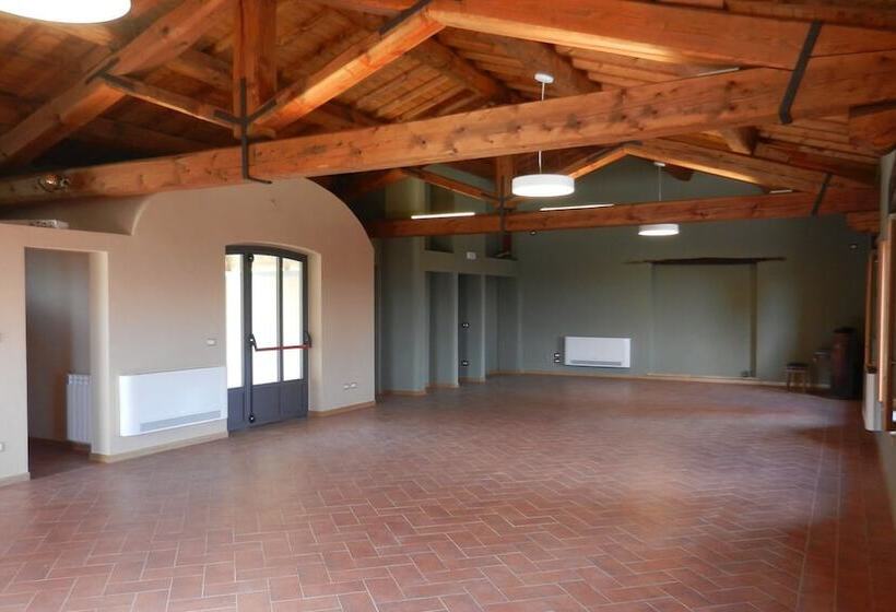 ホテル Terra Di Michelangelo