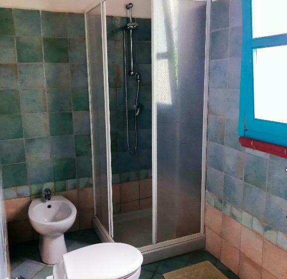 בית מלון כפרי Camisadu