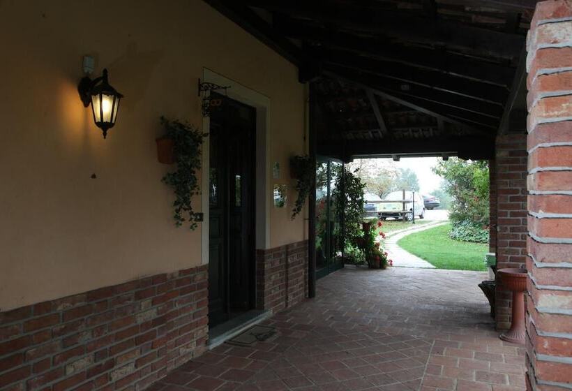 فندق Cascina Papa Mora