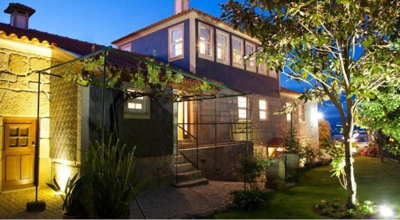 Отель Cerrado Dos Outeirinhos