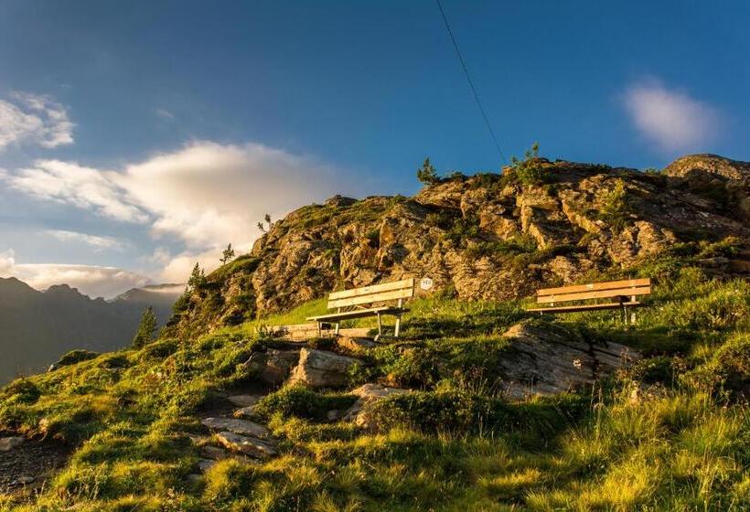 بنسيون Alpenfrieden