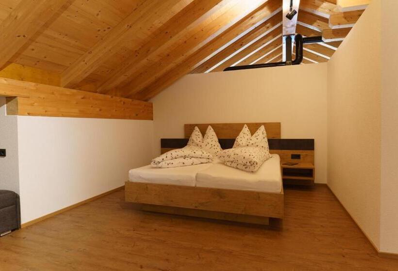 بنسيون Alpenfrieden