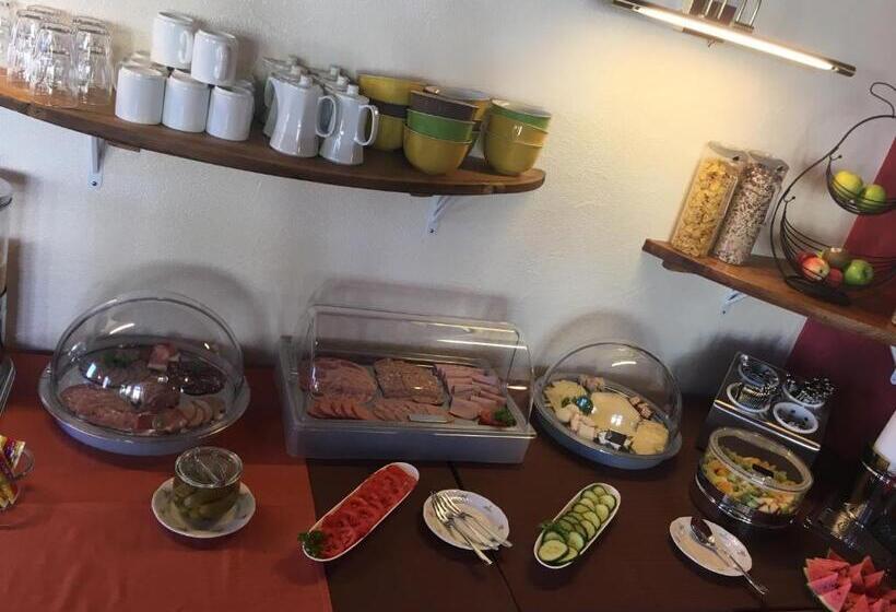 Пансион Altstadt Residenz Manz