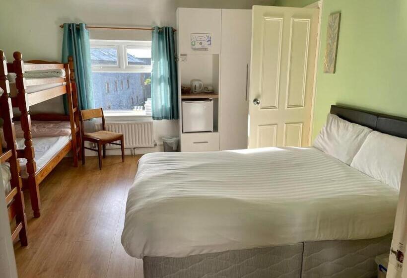 פנסיון An Stór Townhouse