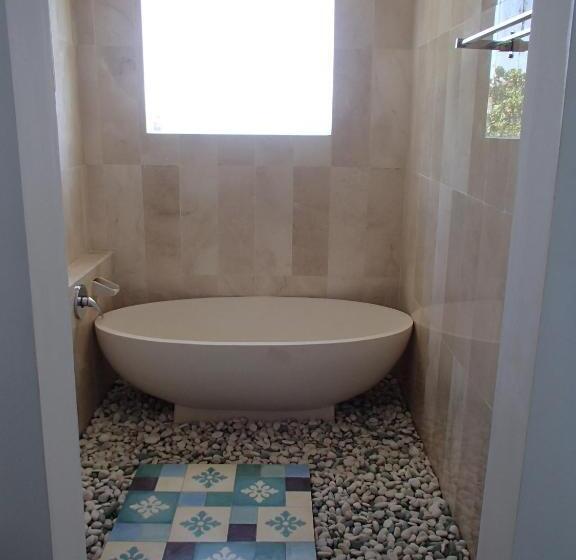 פנסיון Aquaterrace Amed