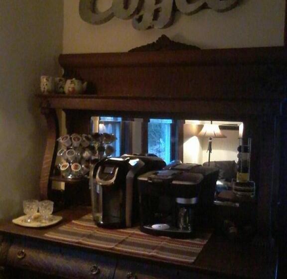 膳宿费 Awakenings Inn