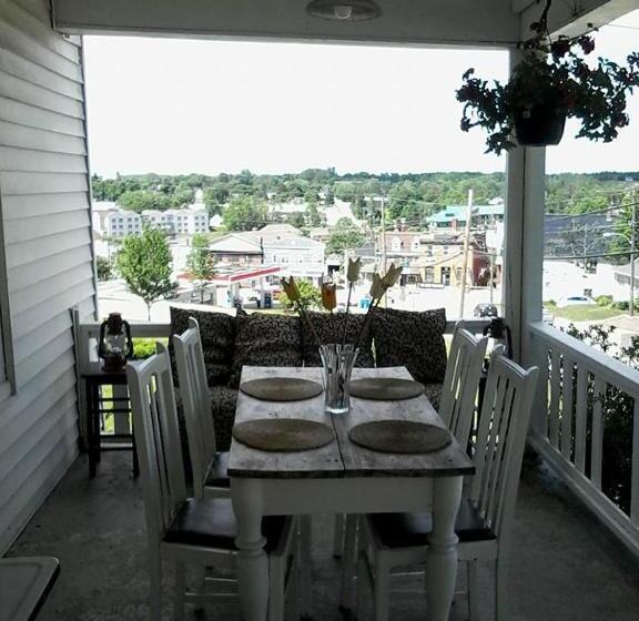 膳宿费 Awakenings Inn