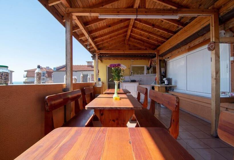 פנסיון Fener Guest House