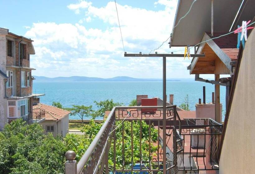 פנסיון Fener Guest House