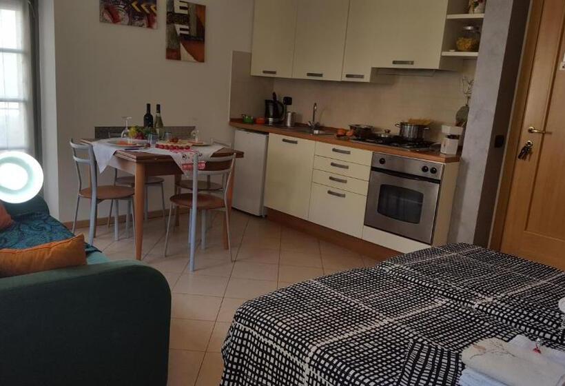 膳宿费 Gardarco Camere , O Suite Studios, O Appartamento