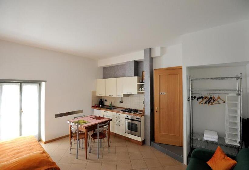 膳宿费 Gardarco Camere , O Suite Studios, O Appartamento