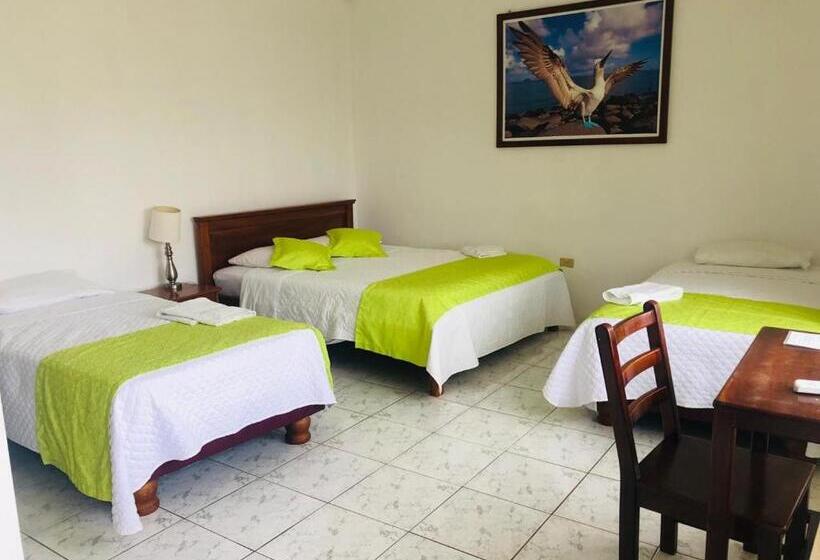 پانسیون Hostal Las Fragatas