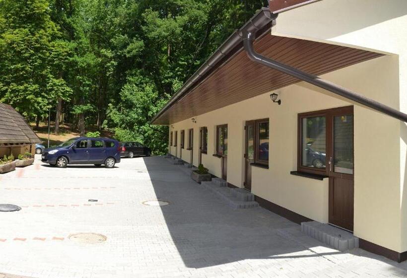 膳宿费 Penzion A Restaurace Pintovka