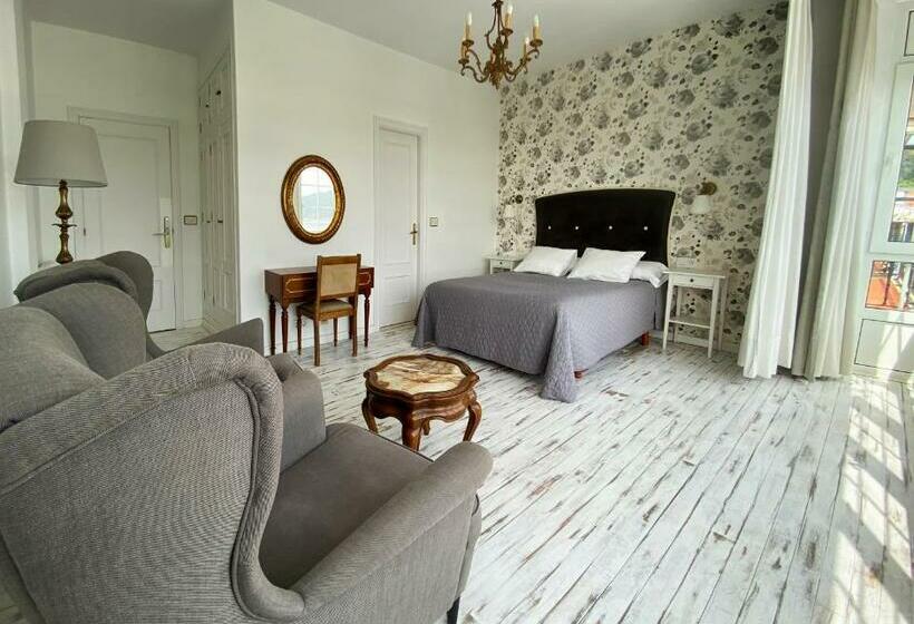 Pensión Residencia J. Lago