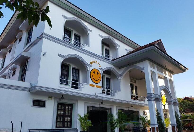 پانسیون Smiley's Guesthouse