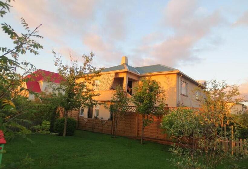 پانسیون Teigur Guesthouse