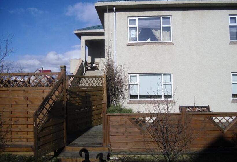 پانسیون Teigur Guesthouse