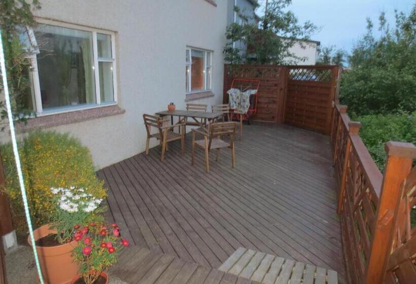 پانسیون Teigur Guesthouse