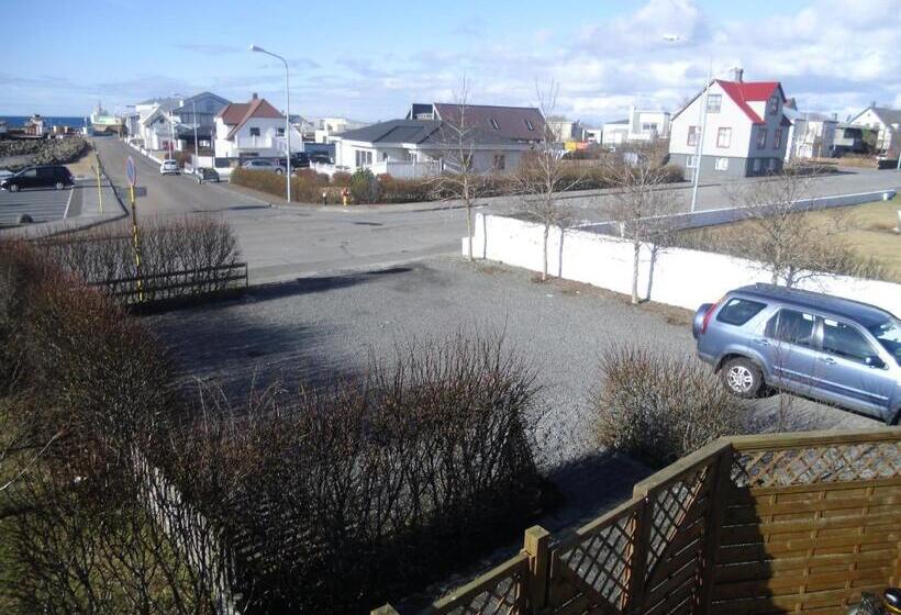 پانسیون Teigur Guesthouse