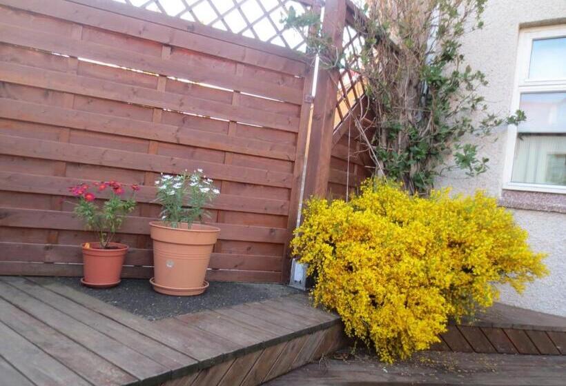 پانسیون Teigur Guesthouse