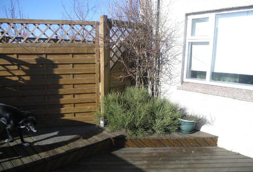 پانسیون Teigur Guesthouse