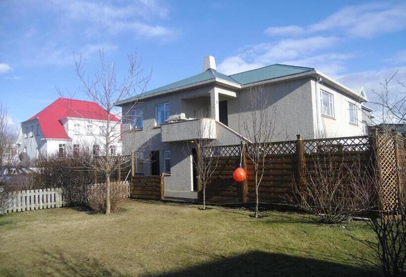 پانسیون Teigur Guesthouse