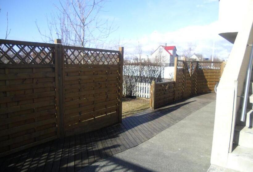 پانسیون Teigur Guesthouse