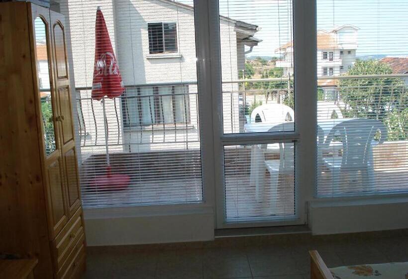 بنسيون The Sunny Home Guesthouse