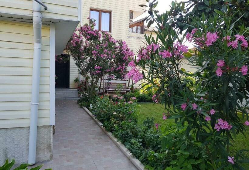 膳宿费 Vladimirov Guest House