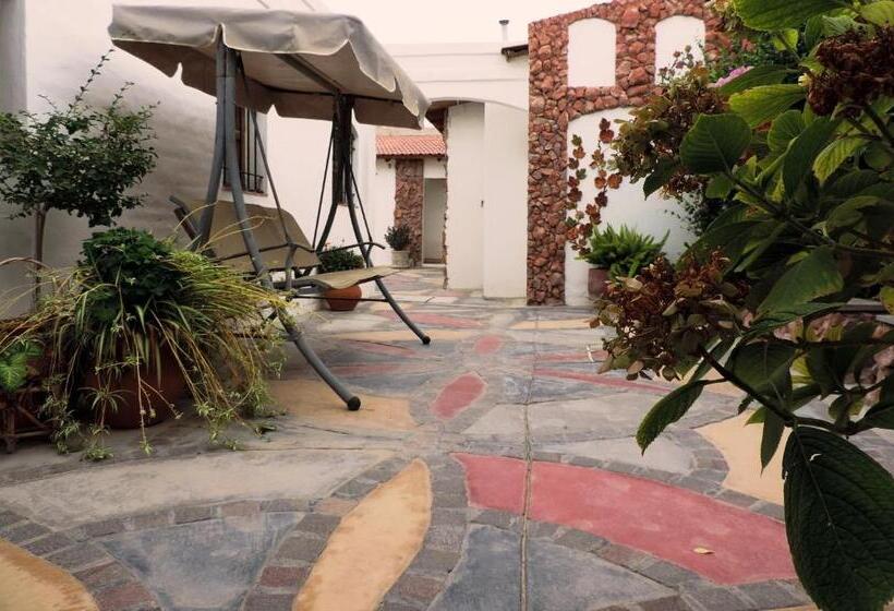 ユースホステル Hosteria Las Piedras