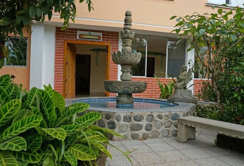 ユースホステル Mindo Real