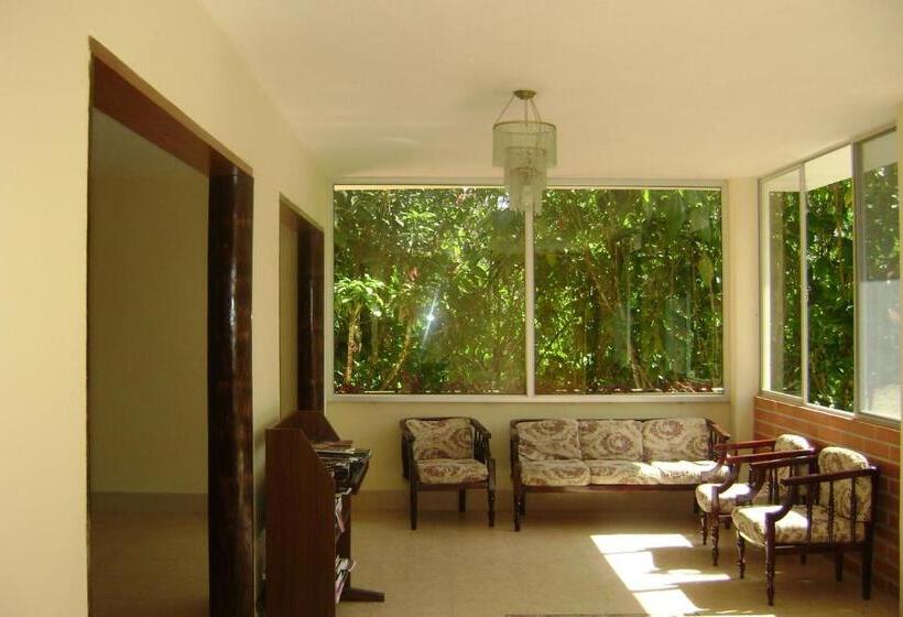 호스텔 Mindo Real