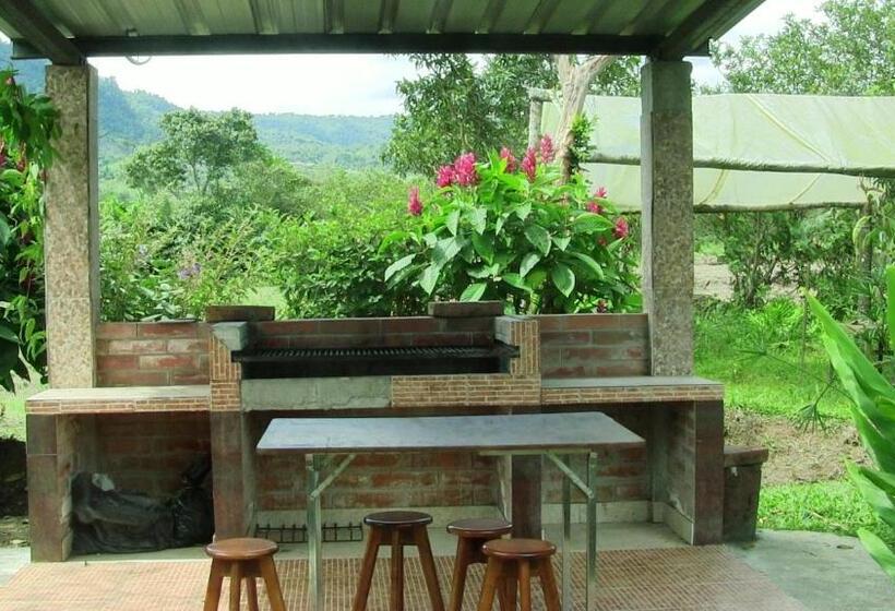 ユースホステル Mindo Real