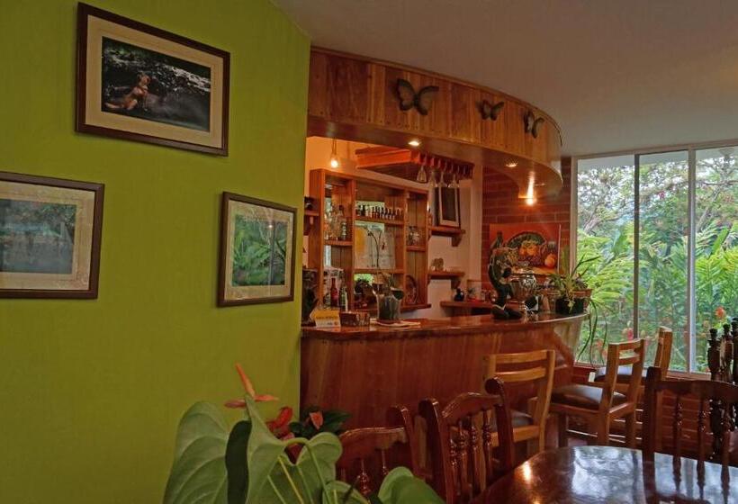 호스텔 Mindo Real