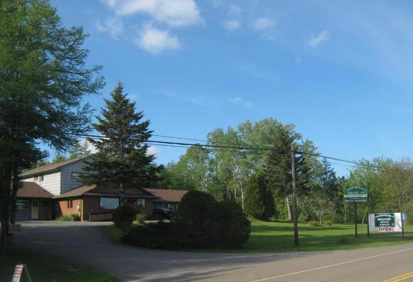 فندق صغير Sherbrooke Village Inn