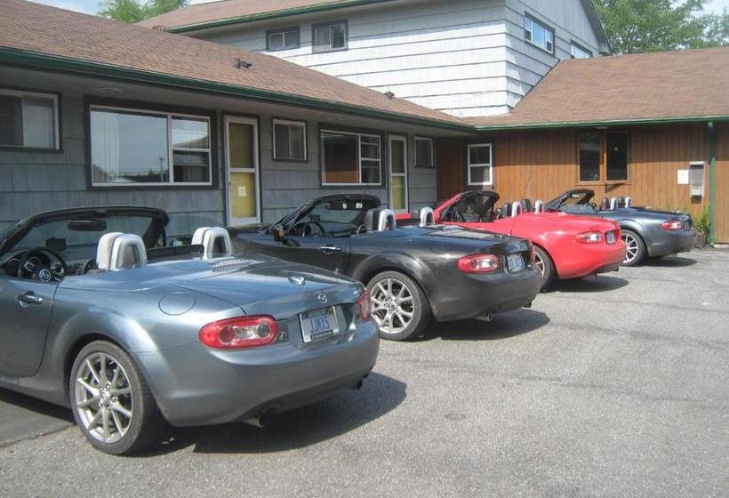 فندق صغير Sherbrooke Village Inn