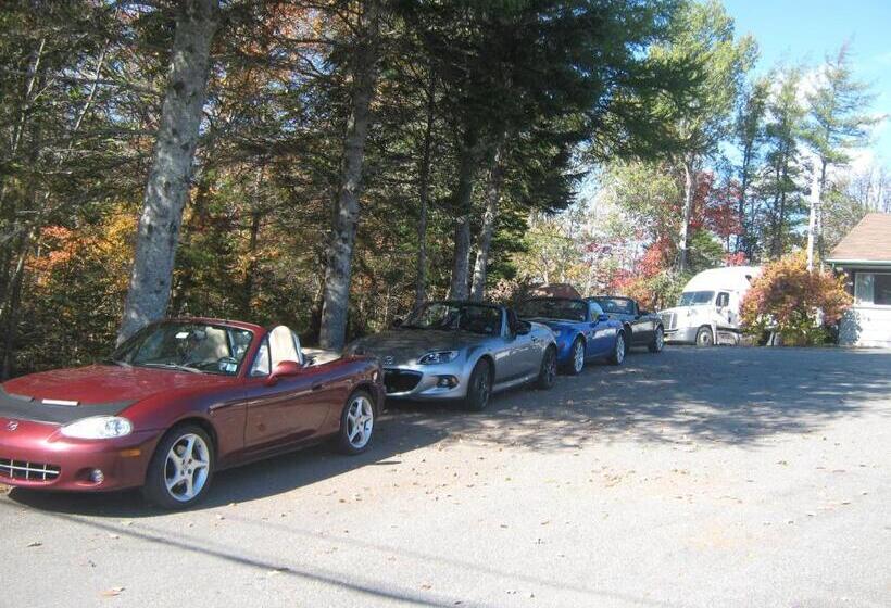 فندق صغير Sherbrooke Village Inn