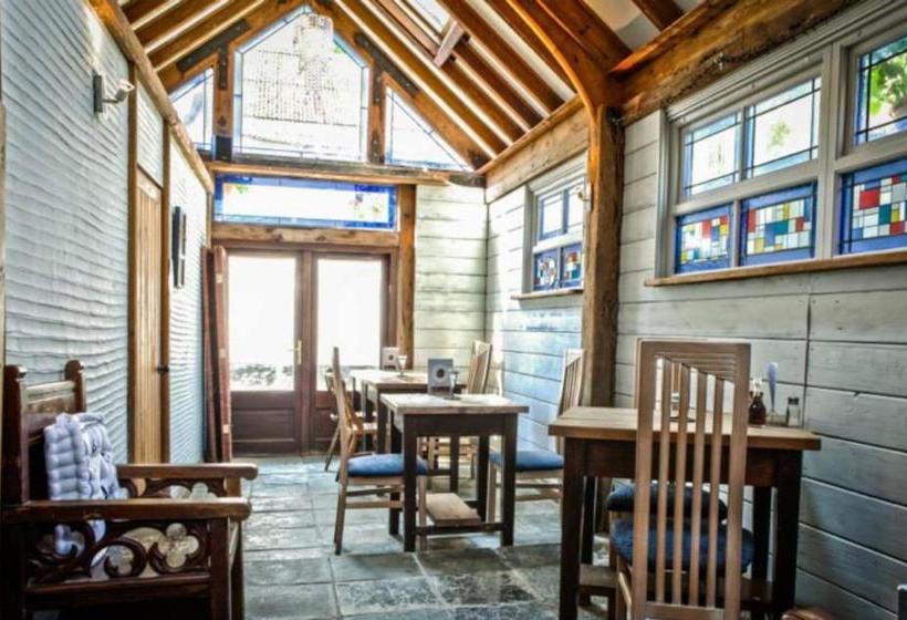 Общежитие The Old Mill House