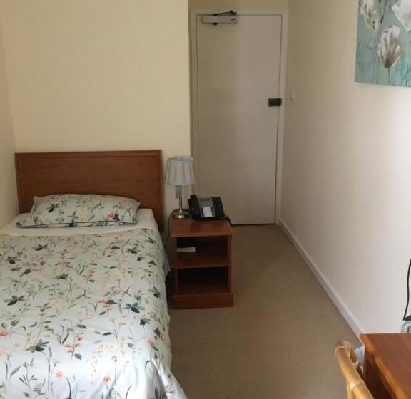 Общежитие The Wheatsheaf Inn