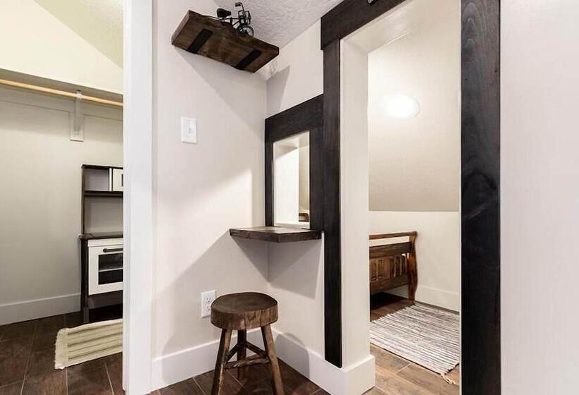 Aspenwood Manor South