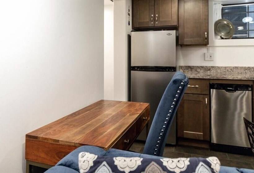 Aspenwood Manor South