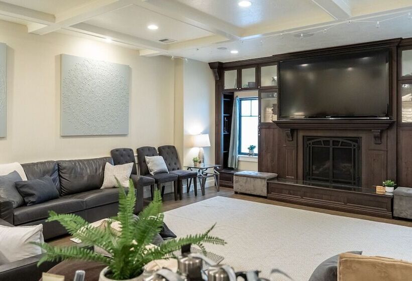 Aspenwood Manor South