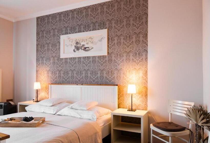 Hangya Panzió és étterem