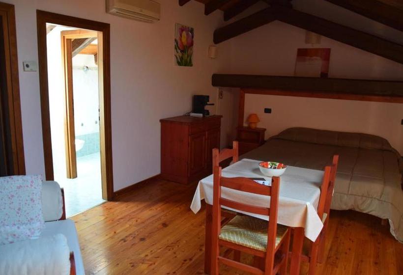 فندق Agriturismo Domus Rustica