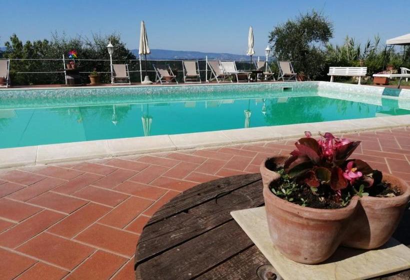 فندق Agriturismo Montemari