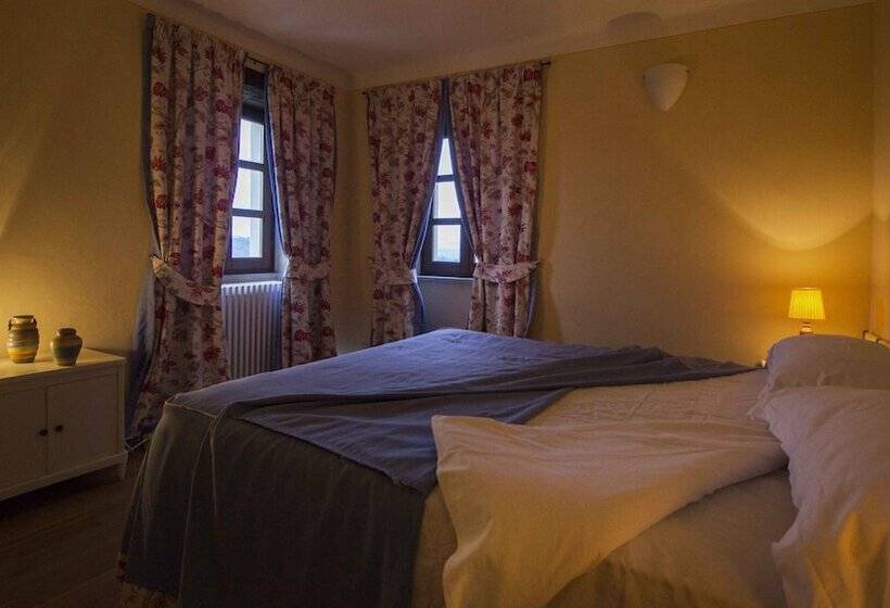 فندق Castello Di Grillano Guest House