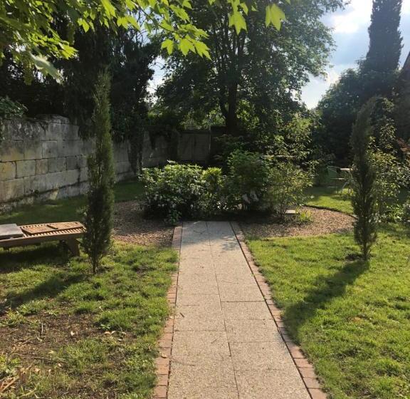 膳宿费 A La Fleur De Lys