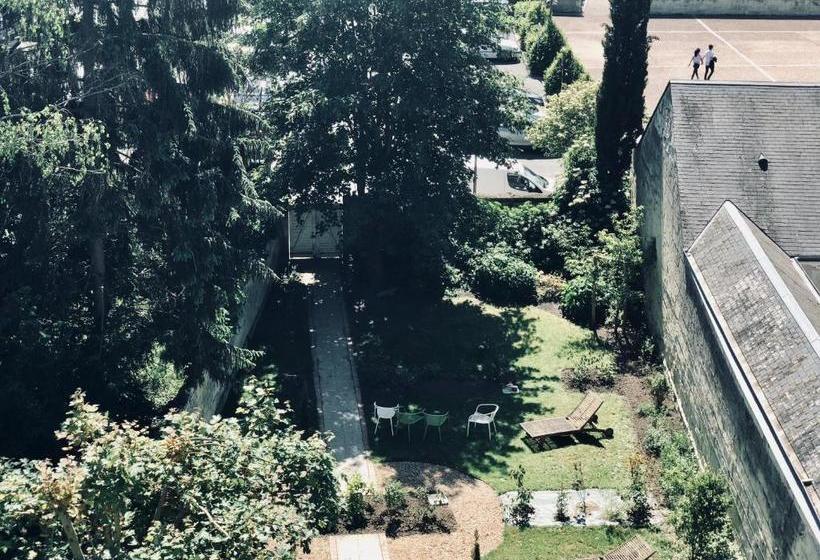 膳宿费 A La Fleur De Lys